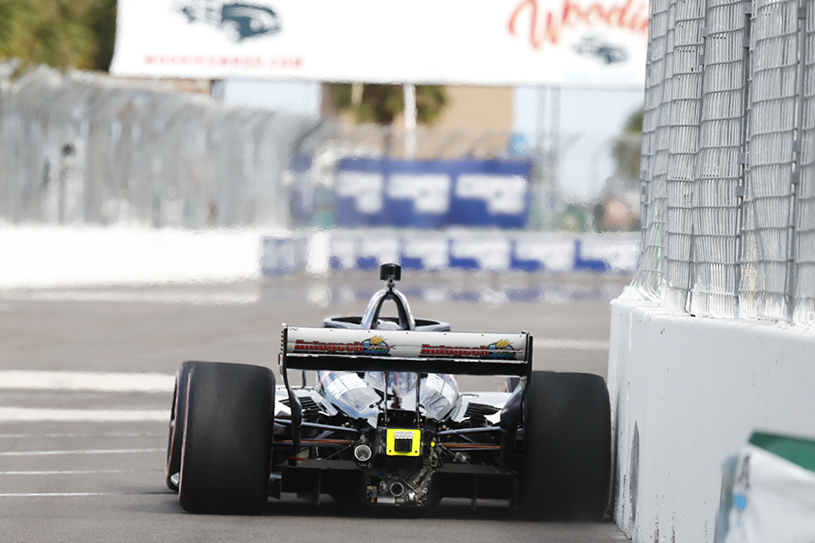 Rinus VeeKay gets close to a wall at St. Pete.