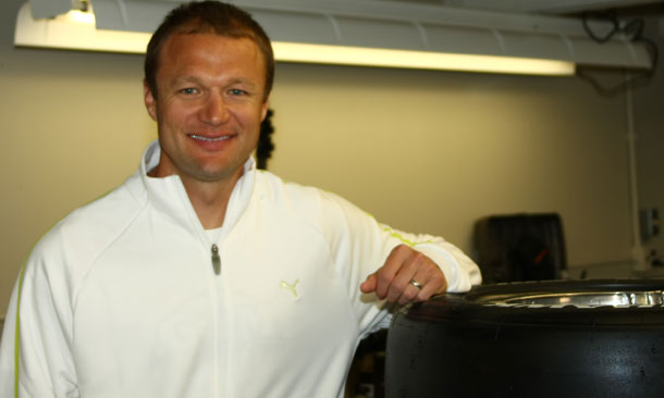 Townsend Bell Signs Indy 500 Ride