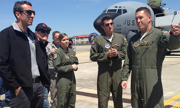 Justin Wilson and Scott Dixon visit Air Force base