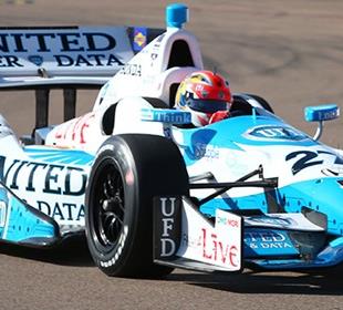 Hinchcliffe tops time sheet in 1st Long Beach session