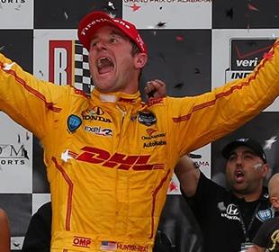 Hunter-Reay makes it two wins in a row at Barber