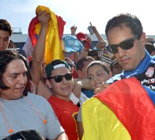 Colombians celebrate with Montoya, Munoz