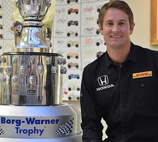 Hunter-Reay's image unveiled on iconic trophy