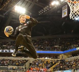 Newgarden's NBA debut is high-flying slam dunk