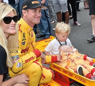Hunter-Reay To Pace 127th Rose Bowl Parade