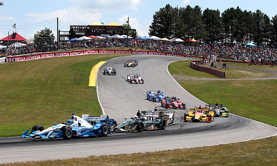 Simon Pagenaud leads the pack at Mid-Ohio