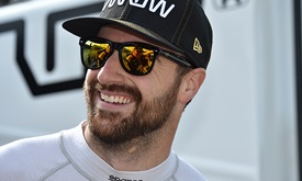 Thumbnail for Hinchcliffe kicks 'DWTS' campaign into high gear on 'Good Morning America'