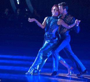 Hinchcliffe's rumba sizzles on 'Dancing with the Stars'