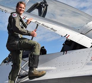 Hunter-Reay flying high after ride in USAF Thunderbirds F-16