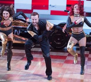 Hinchcliffe races into 'Dancing with the Stars' finals