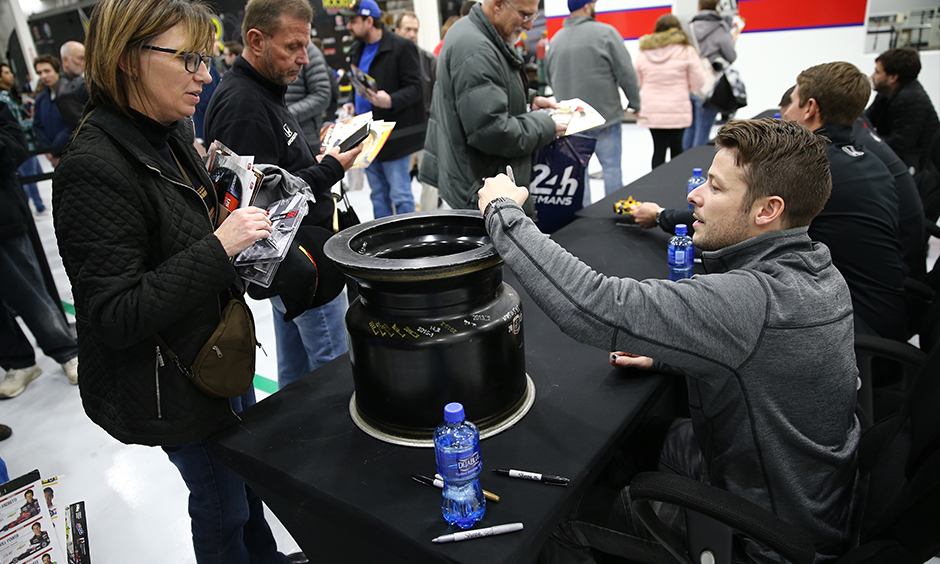 Fans Enjoy Bigger Better Andretti Autosport Garage Sale