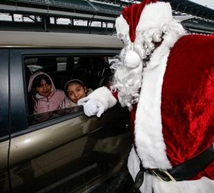 INDYCAR Fans Spread Holiday Cheer, Sponsor 34 Kids