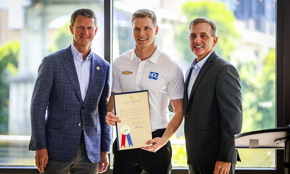 Josef Newgarden (center)