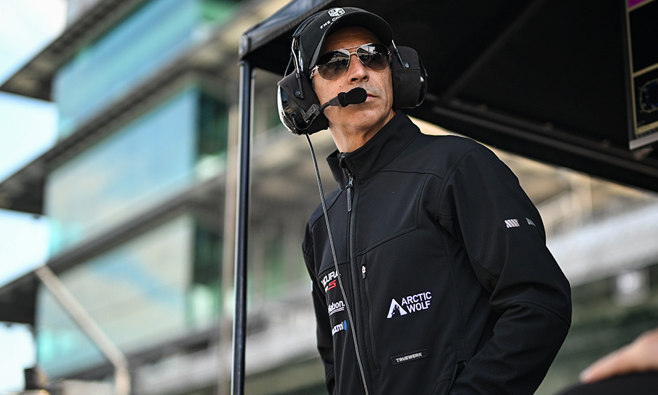 Castroneves Clings to Wheel While Easing into New Role