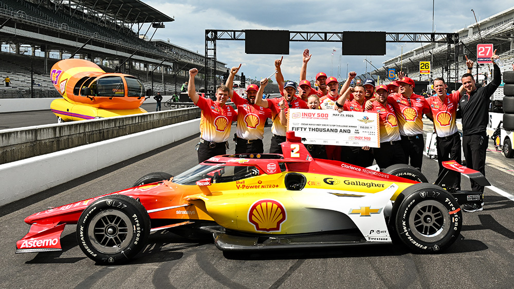 No. 2 Team Penske crew