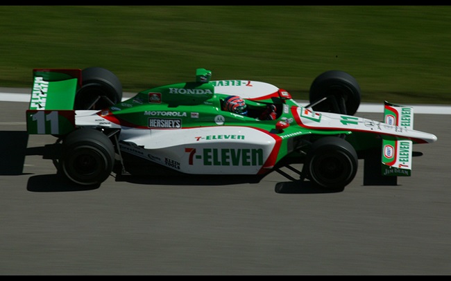 Classic Rewind: Kanaan Finishes 2004 In Style