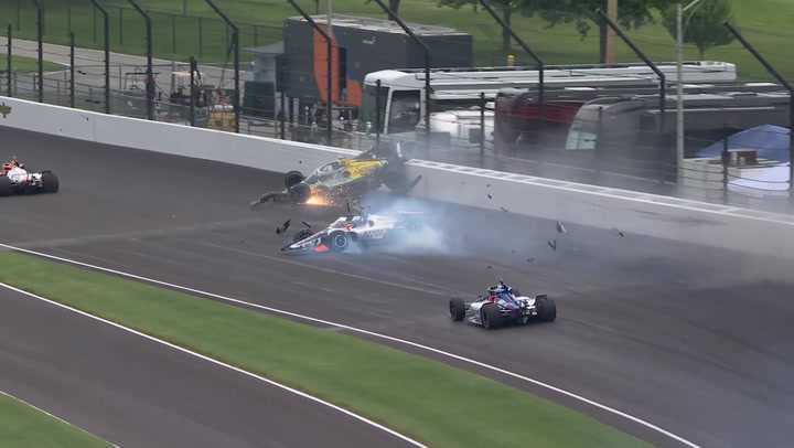 Multiple Contenders Crash in Indy 500 Practice